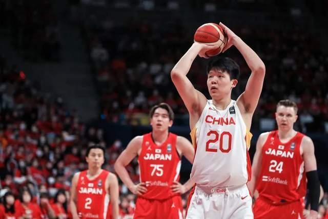 杨瀚森获赞中国约基奇！名记直言完美适配开拓者 合同预计约4年2139万 新星闪耀NBA舞台