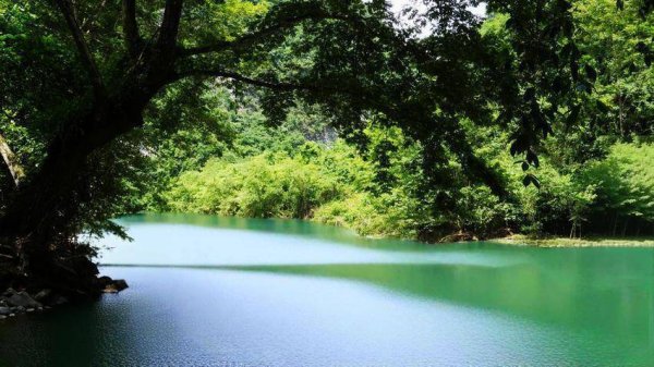 中兴证券 鹤峰：清凉入画小甘溪